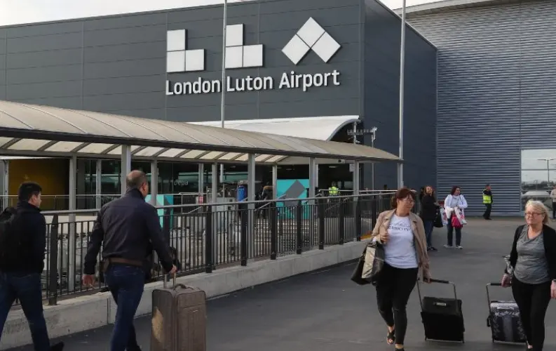 luton Airport transfers Farmingham